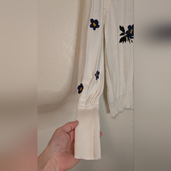 Kut from the Kloth Cream Knit Sweater With Embroidered Flowers - Picture 6 of 7